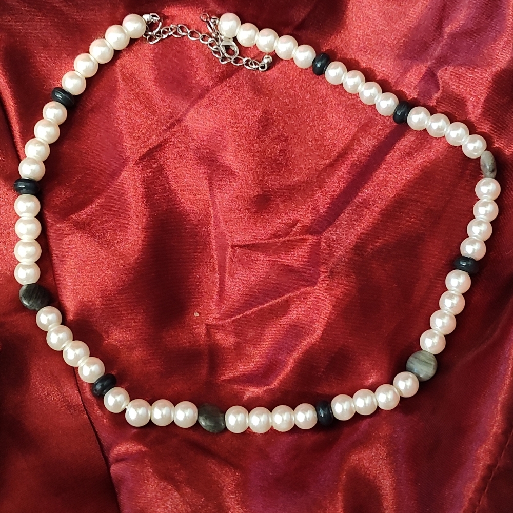 Vintage Faux Pearl & Green Stone Bead Necklace
